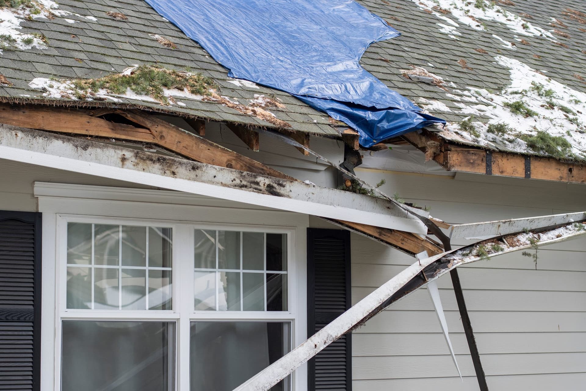 24/7 Emergency Roof Response